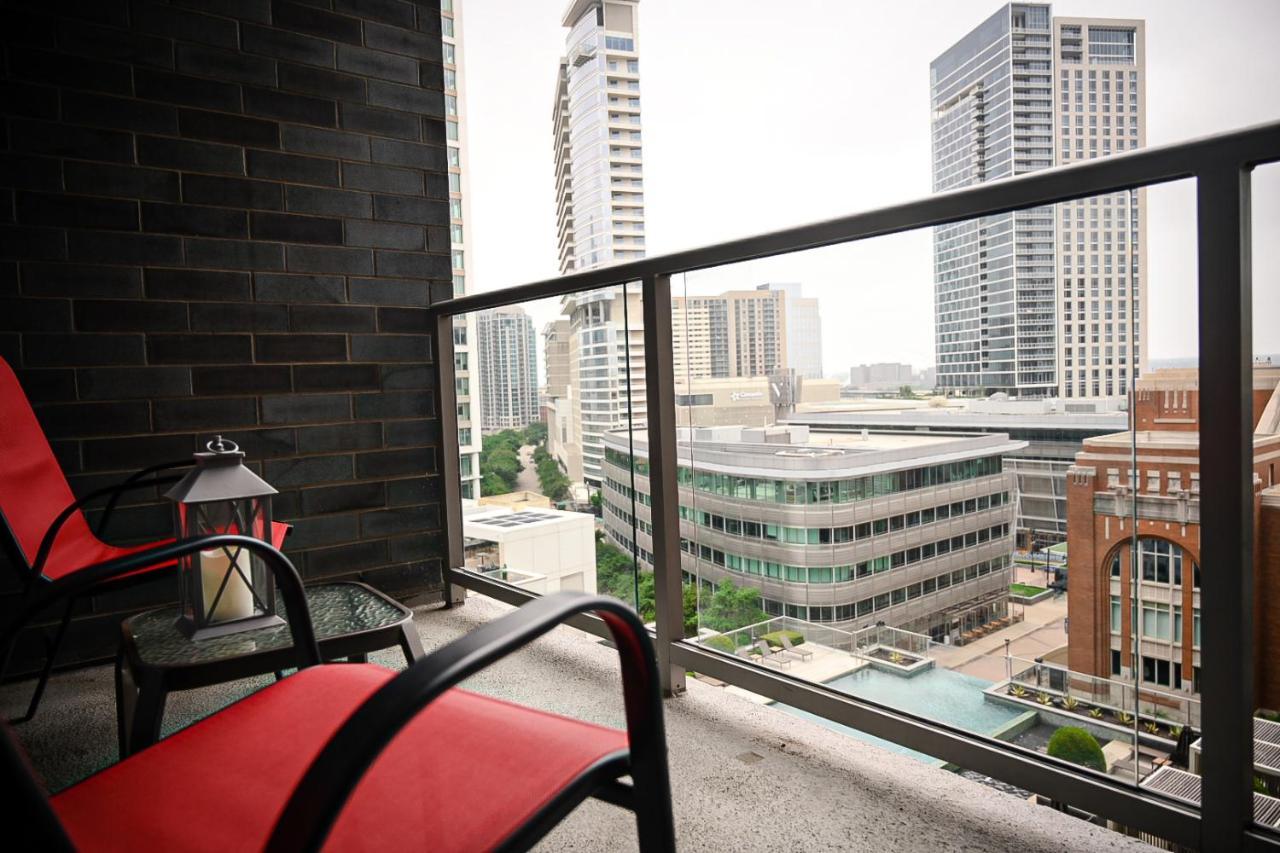 Downtown Dallas Apt With View Walking Distance To Aac With Free Parking Pool Wifi Exterior foto